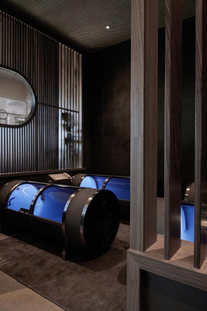 Hyperbaric oxygen chamber